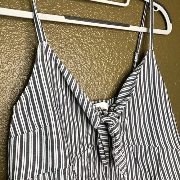Hollister Womens Top Size S White Striped Sleeveless Casual Wear Camisole - Picture 5 of 9